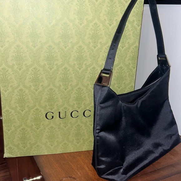 Authentic Vintage Gucci Black Satin Classic Shoulder Bag- pre owned  ❤️ - Picture 6 of 17